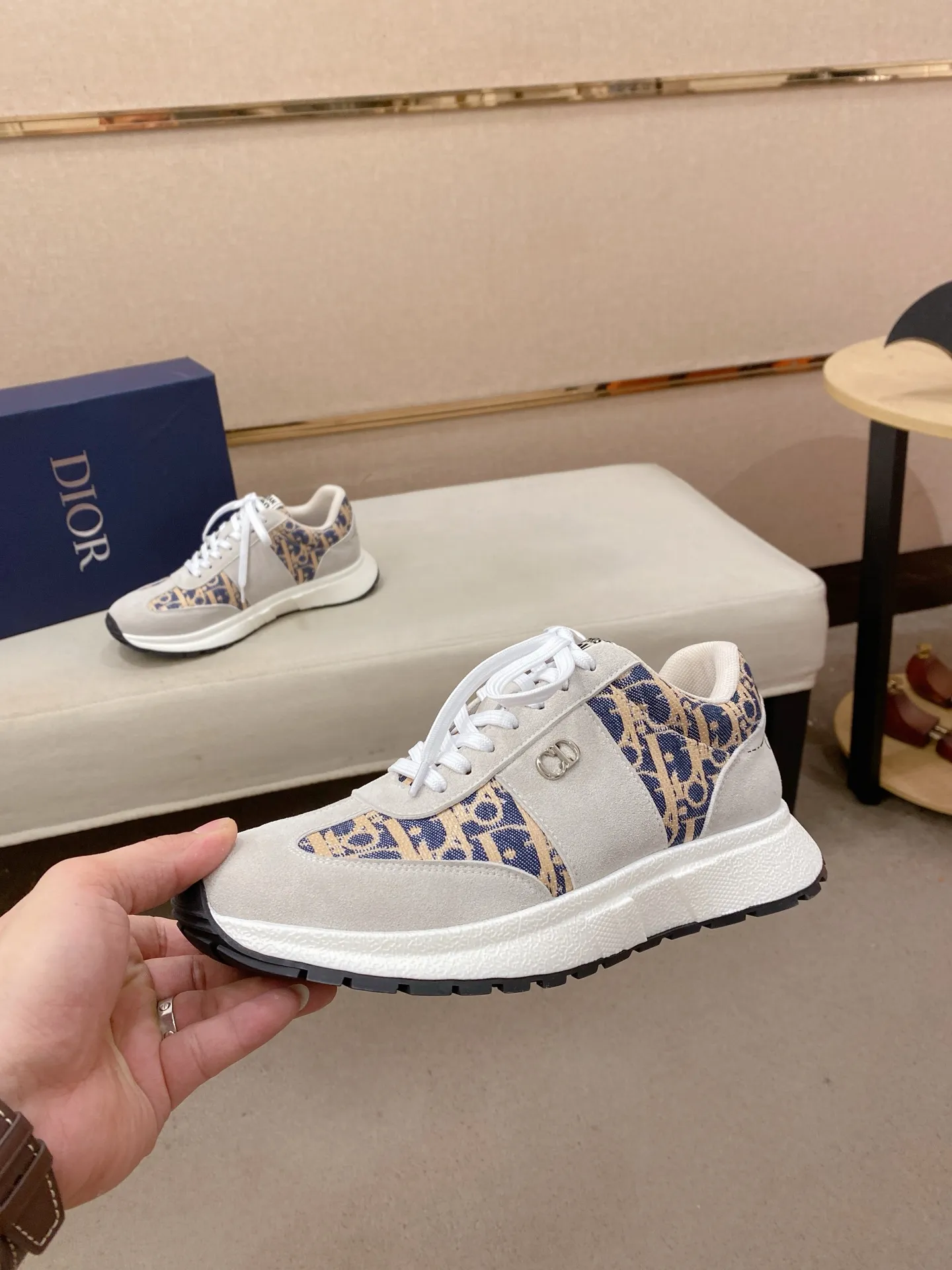 Men's shoes💰 462💰🇮🇹🇮🇹Dior d The new model is on sale at the same time at the counter. The upper 🇮🇹 is imported Italian first-layer cowhide, and the lining is fully imported sheepskin 💪💪. It is a complete 1⃣️ to 1⃣️ replica 🇮🇹💪💪, ⚠ Sole: The original sole is specially provided by the original factory. The exclusive movable molded sole is super comfortable. ⚠Original factory single goods, 🔍🔍high quality, you can enter and leave the counter at will, welcome to compare⚠. Code number: 38-44. Can be customized 45-46